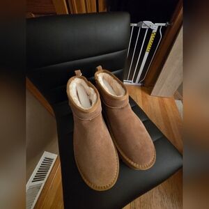 New!  Cozy Cushionaire Ankle Boots - size 11